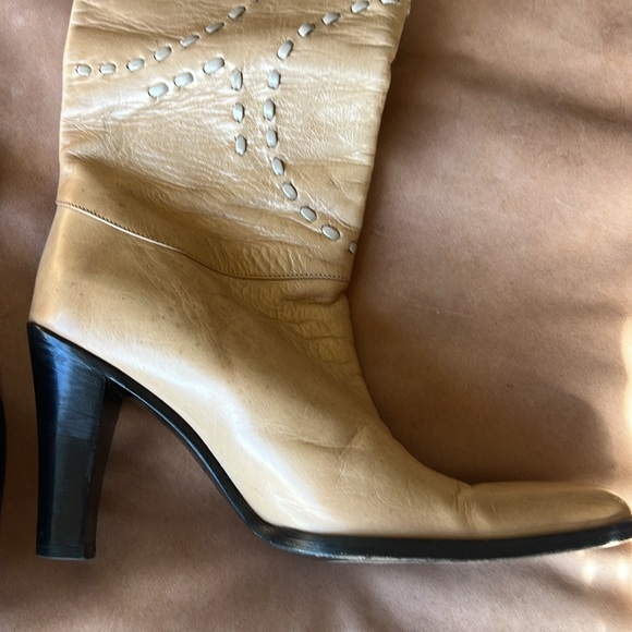 Vivian Lee Metallic Gold Tan Boot w/Embellished Pearl Bronze Lacing.  Sz 37 - Picture 6 of 13